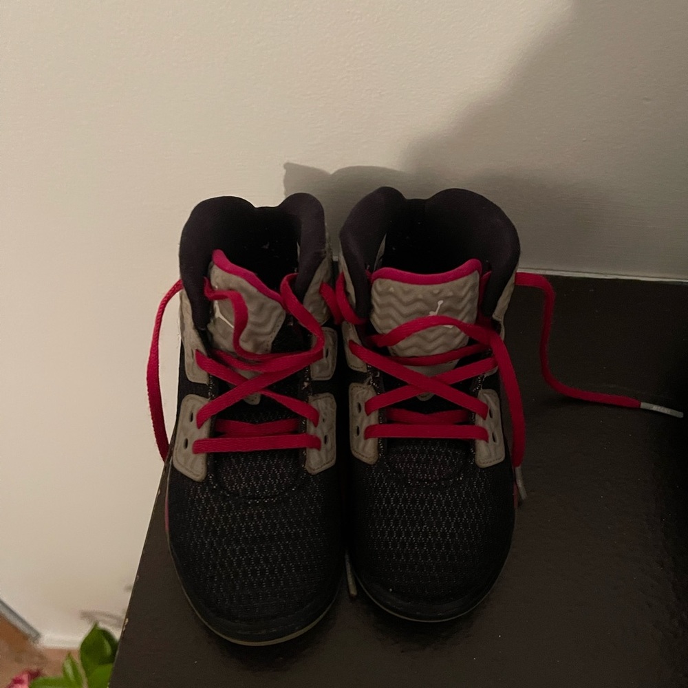 Girls shoes.